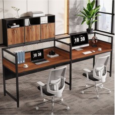 Стіл для двох осіб з панеллю конфіденційності