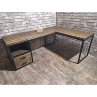 Письмовий стіл із висувними ящиками