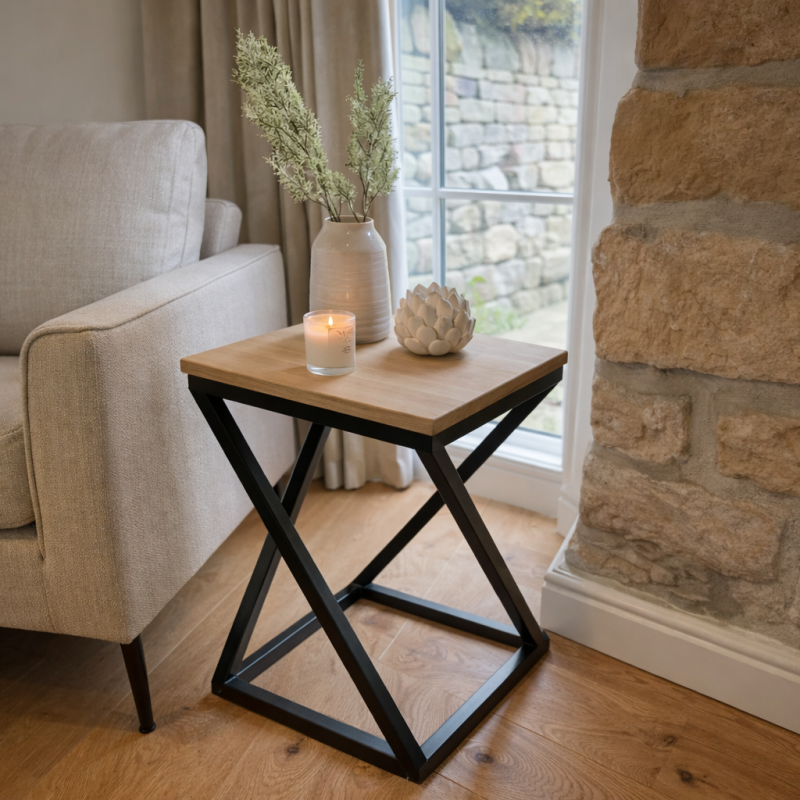 Журнальний столик — класика з лофт-акцентом